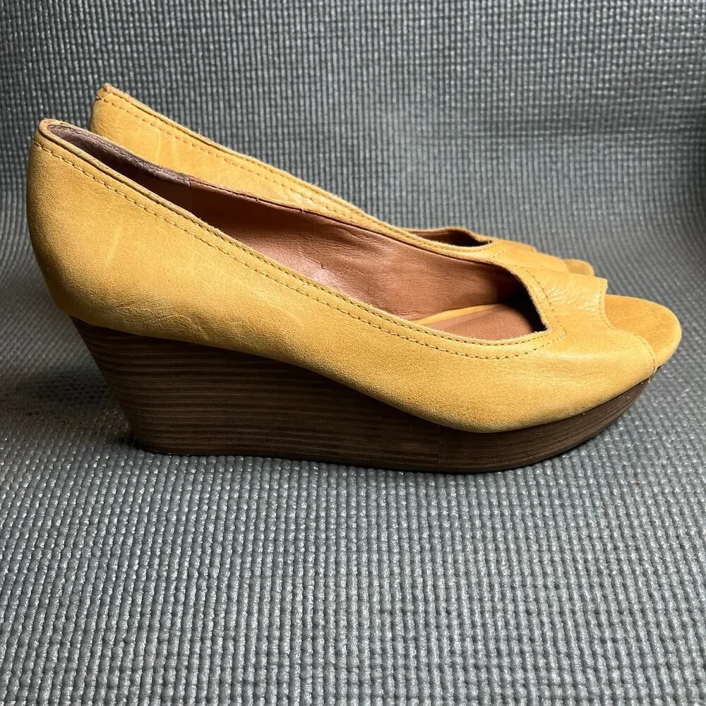 Lucky Brand Issy 2 Wedge Heels Womens 8.5M Yellow Leather Slip On Peep Toe‎